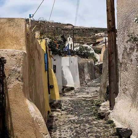 Easy Going Santorini House Апартаменты *