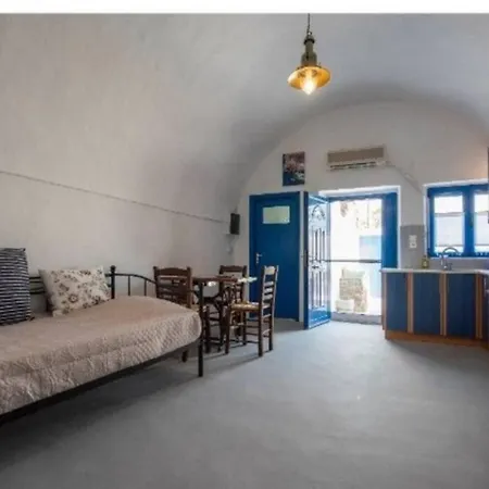 Easy Going Santorini House