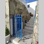 Easy Going Santorini House Апартаменты